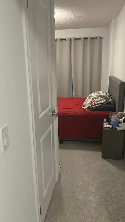 Private room for rent in newly built Townhouse