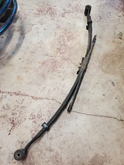 Cleaning out the garage. Fits 15-20 Ford F150. In good condition. Located in Kensington/Summerside.