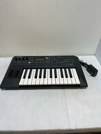 Yamaha KX25 Keyboard, View more