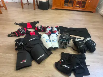 Equipement hockey pour jeune, View more