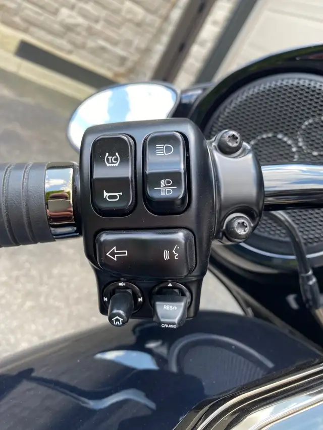 2022 Harley Davidson Street glide CVO in Sport Touring in Mississauga / Peel Region - Image 8