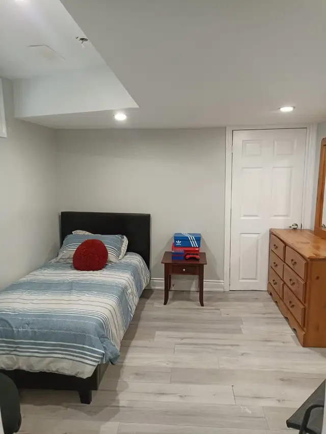 Legal two bedroom basement for rent in MILTON in Long Term Rentals in Oakville / Halton Region - Image 3