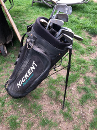 Golf bag with rh irons and putter