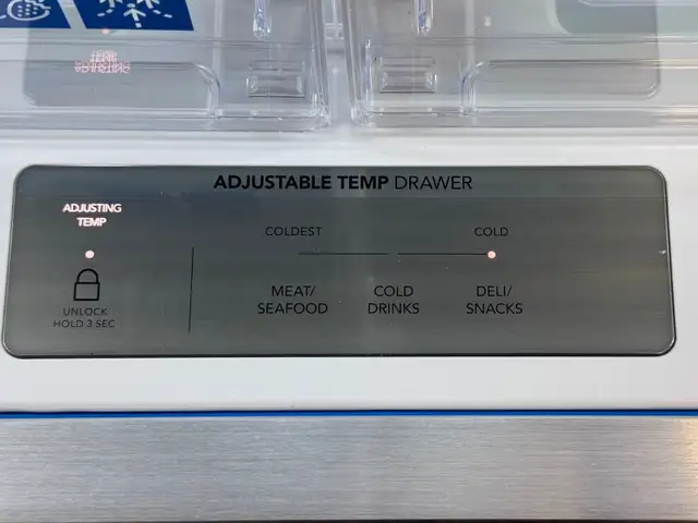 Frigidaire Gallery 36" French Door Fridge (Steel) in Refrigerators in Barrie - Image 4