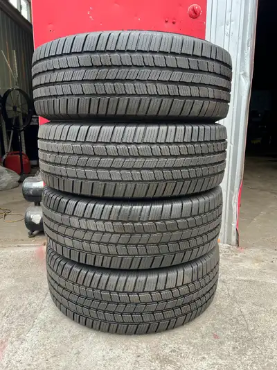 Michelin Defender 265/70R17 All Season Tires are in excellent condition. They are made brand new tir...