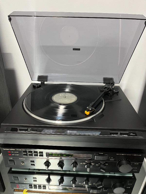Sherwood turntable in Stereo Systems & Home Theatre in City of Toronto - Image 3
