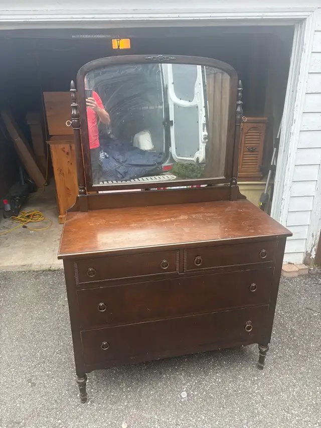 Free delivery antique Vintage Wooden Dresser with Mirror