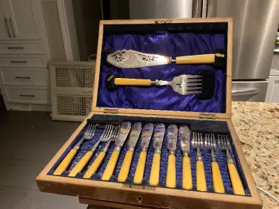 Complete vintage fish serving set for sale, View more