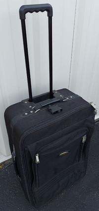 AIR CANADA ROLL-ALONG SUITCASE