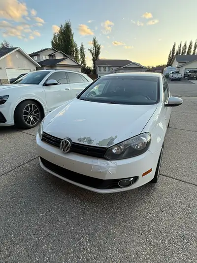 2011 Volkswagen GOLF Wolfsburg Limited edition 2.5L 5 Cylinder, FWD Car runs in very amazing conditi...