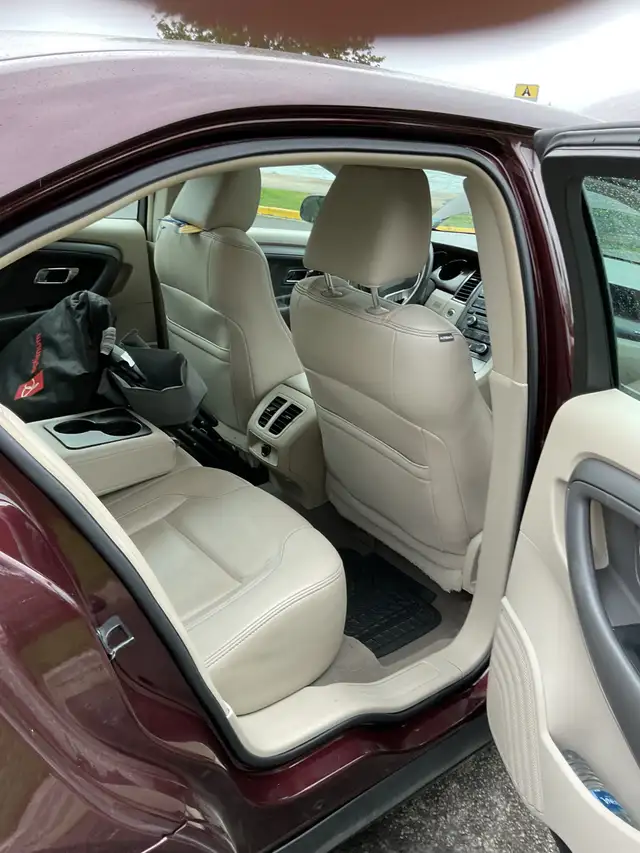2011. Ford. Taurus.   Certified545693729638983688