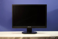 Philips 240SW9 LCD widescreen monitor