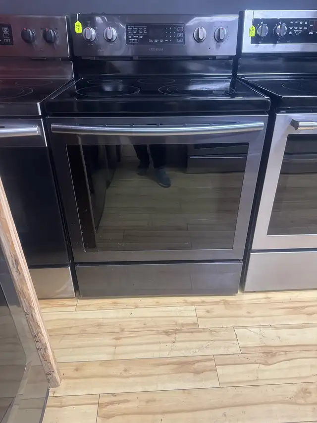 Samsung Range in Stoves, Ovens & Ranges in Laval / North Shore - Image 2