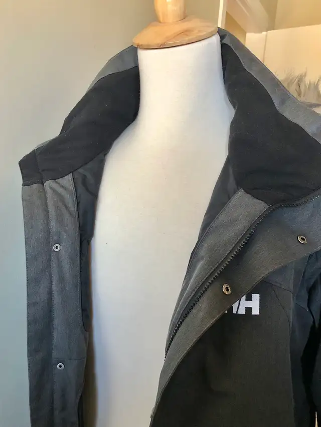 Helly Hansen Tech Grey XL Mens Warm Winter Jacket Hood Coat in Men's in Calgary - Image 8