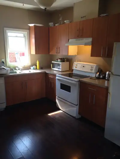 2 rooms available asap. $700 all inclusive Call Jordan. 519 598 1196 Jordan. off Hamilton rd and Ege...