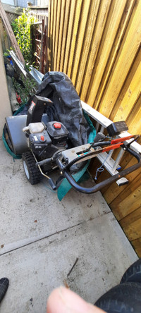 Craftsman snow blower 500.00 or trade for riding lawn mower