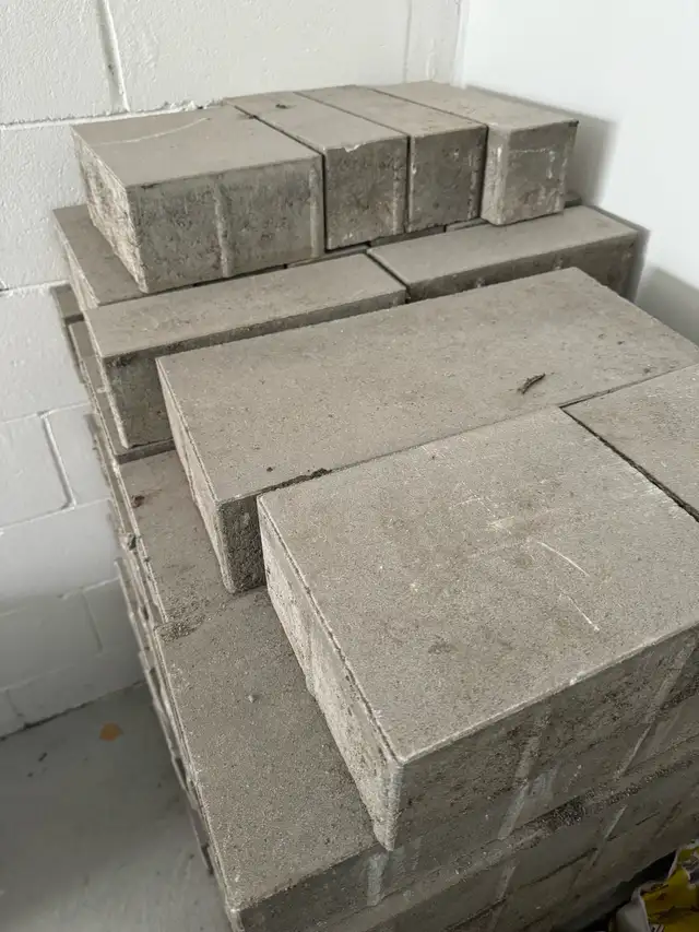 Smooth Grey Interlock Pavers in Floors & Walls in Markham / York Region - Image 3