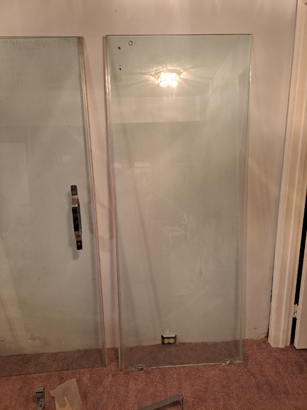 custom glass shower walls in Plumbing, Sinks, Toilets & Showers in Strathcona County - Image 4