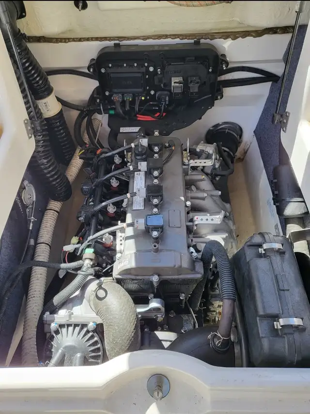 Yamaha AR195 Wakeboard Boat in Powerboats & Motorboats in Renfrew - Image 6