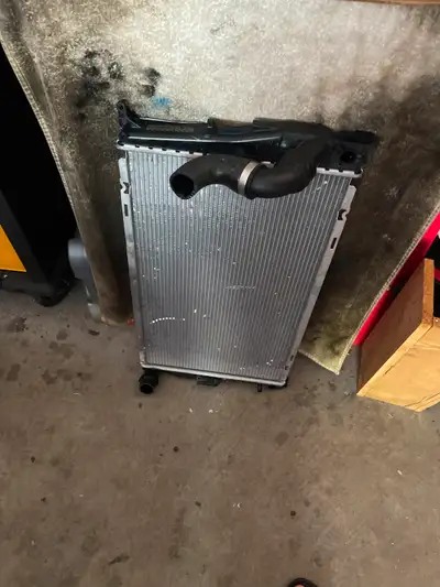 bmw 335 radiator
