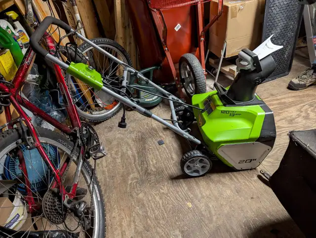 Greenworks electric snowblower   / Souffleuse à neige électrique in Snowblowers in Longueuil / South Shore - Image 3