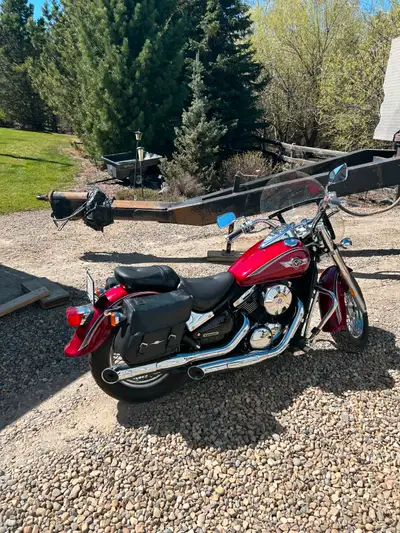 Kawasaki Vulcan 800 Cruiser Only 7052 original km. Just had a complete service done at Licensed shop...