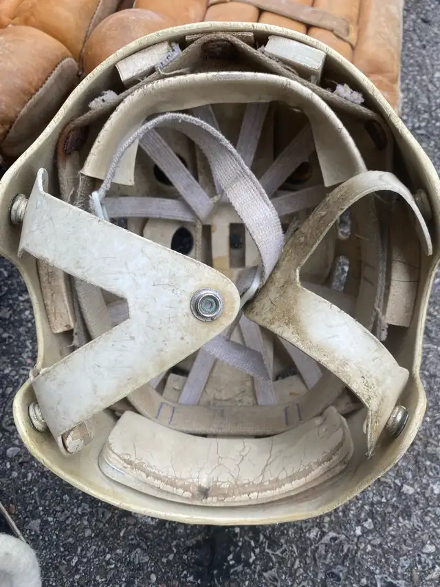 Vintage sporting goods in Hockey in Mississauga / Peel Region - Image 11