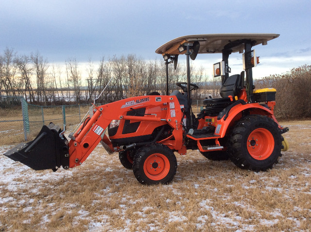2021 Kioti CX2510 HST tractor dans Équipement agricole  à Comté de Strathcona