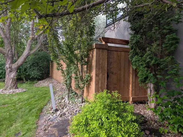 Quality fences and decks533461900292925444