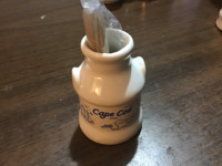 Porte cure-dents en forme de jarre à lait antique Cape Cod Mass