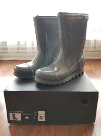 Brand New Sorel Joan Rain Short Gloss Boot - Size 7