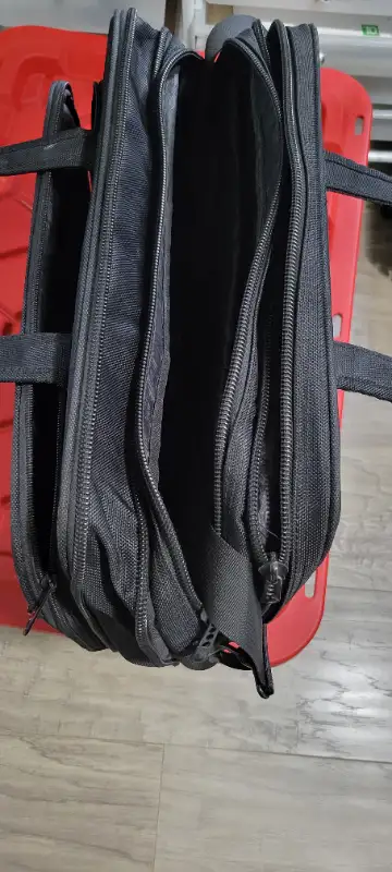 MEN'S New LAPTOP BAG, BACK PACK,CARRYON BAGS WITH MANY ZIPPERS. in Other in Mississauga / Peel Region - Image 4
