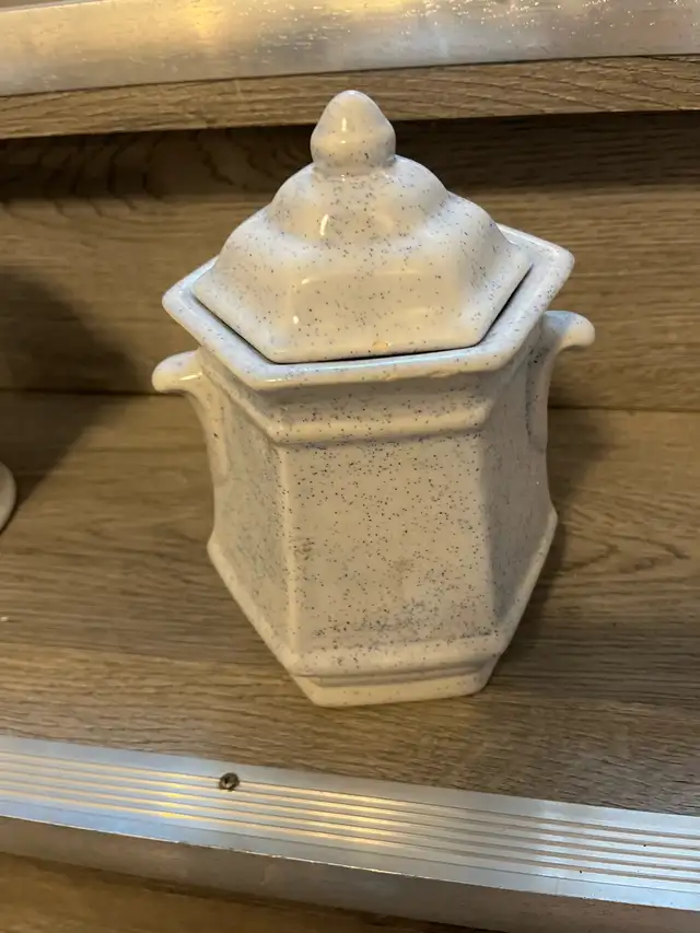 Ceramic Sugar Bowl64170260787841120