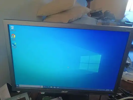 HP  Desktop in Desktop Computers in Medicine Hat - Image 3