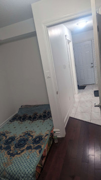 Cozy 1 person Shared Basement - Meadowvale Town C - $670