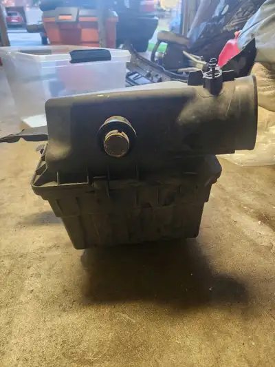 2005 Air Box for 2005 Dodge 2500 5.9 Cummins.