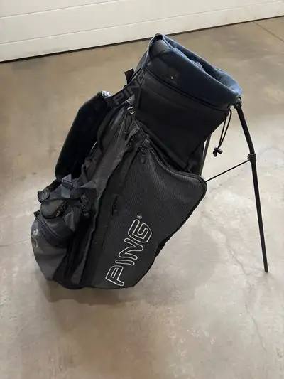 Vintage PING Hoofer bag. Heavier material, grey in color. Still in good functional shape - no tears...