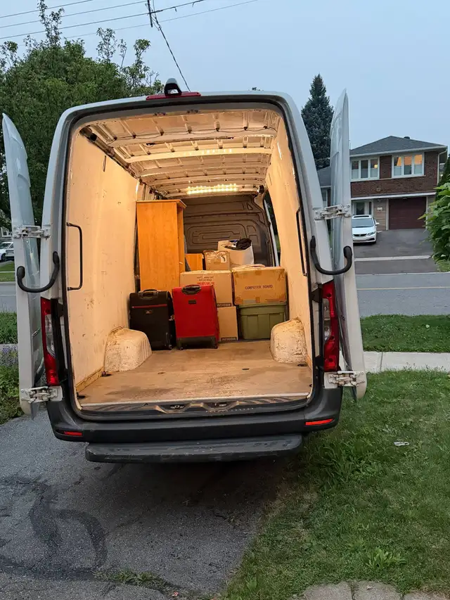 Moving/Delivery573776321441976322