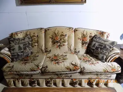 Sofa, very good condition, great for the cottage or basement, first $50 takes it , its not heavy