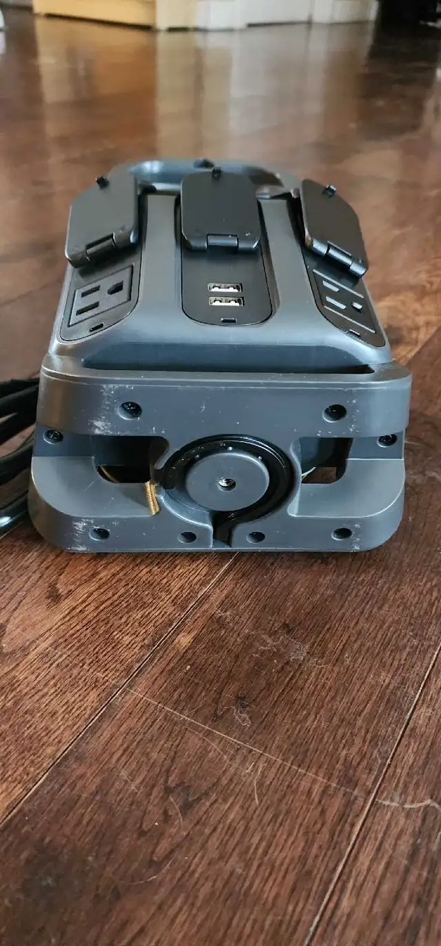 Koda power station with wireless charging  in General Electronics in Fredericton - Image 6