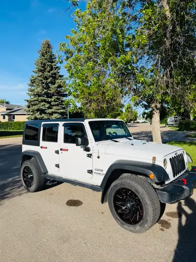 2014 Jeep Wrangler Unlimited 4x4. Clean Jeep that runs great and drives smooth. Very fun vehicle and...