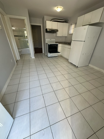 Cozy 1 Bathroom basement suite available for rent immediately. Located on a quiet street just a 3-mi...