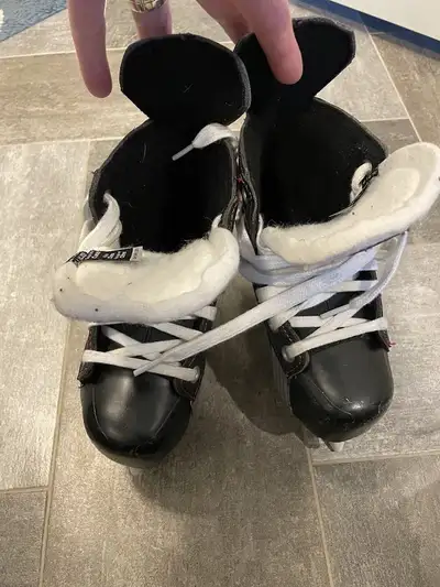 Bauer Vapor X200 size 1,Y13R, View more