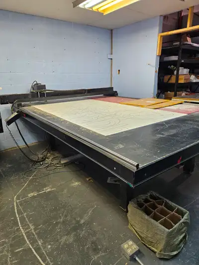 I HAVE 0NE BIG TABLE SIZE 8' L X 4'W X 3'H CNC ROUTER SIZE 10'LX 8'W X 3'H YOU MUST HAVE A PICK UP T...