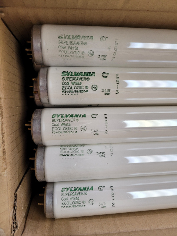 T-12 4 Foot Florescent Bulbs x 20 (Case) in Indoor Lighting & Fans in St. Catharines - Image 2