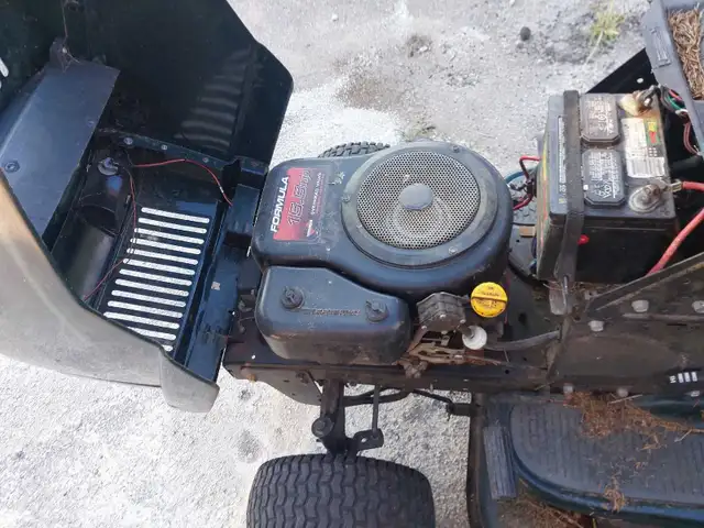 Craftsman Riding Lawn Mower in Lawnmowers & Leaf Blowers in Oakville / Halton Region - Image 4