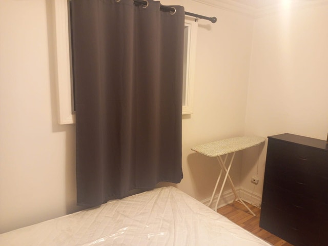 Grande chambre meublée a louer a 550$ — photo 2