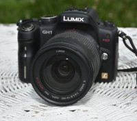 Panasonic Lumix DMC-GH1 Camera w/14-140 Lens