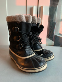 Used SOREL Youth Size 4 Winter Boots