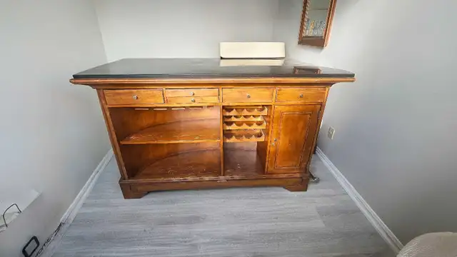 Pulaski Furniture Home Bar in Other Tables in Markham / York Region - Image 2